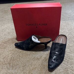 NWT, Donald J. Pliner Dusted Metallic Womens Mules, Size 7